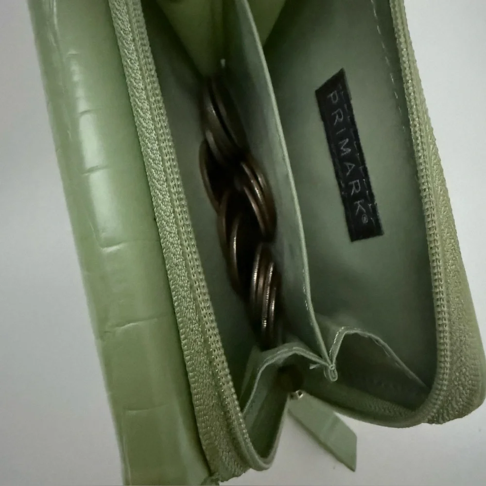 [5x$25] ⭐️ Trifold Sage Green Wallet with Gold Accent Matcha Mint Faux Leather